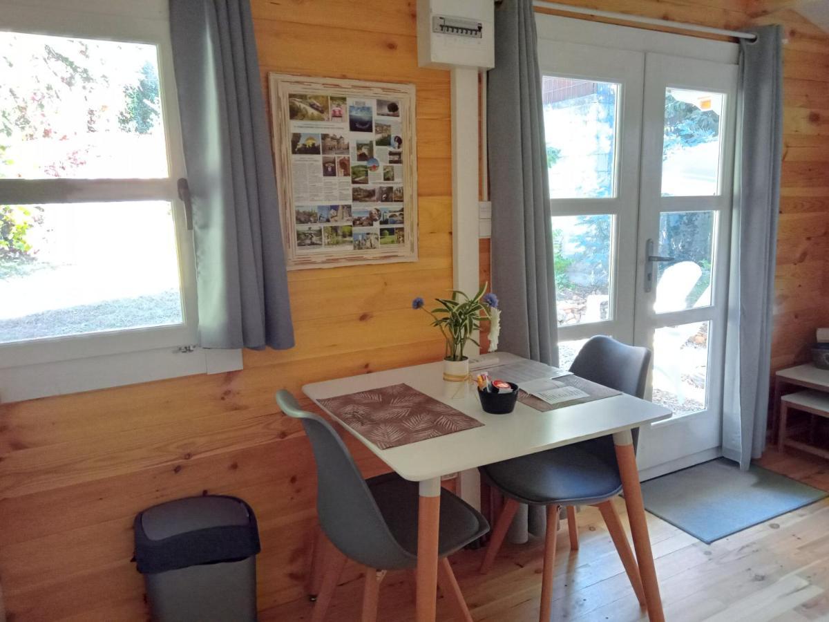 Chalet "Le Petit Olivier" Gites Appart 'Hotel L'Echappee Belle D'Aubenas Logement 2 Sur 3 Екстер'єр фото